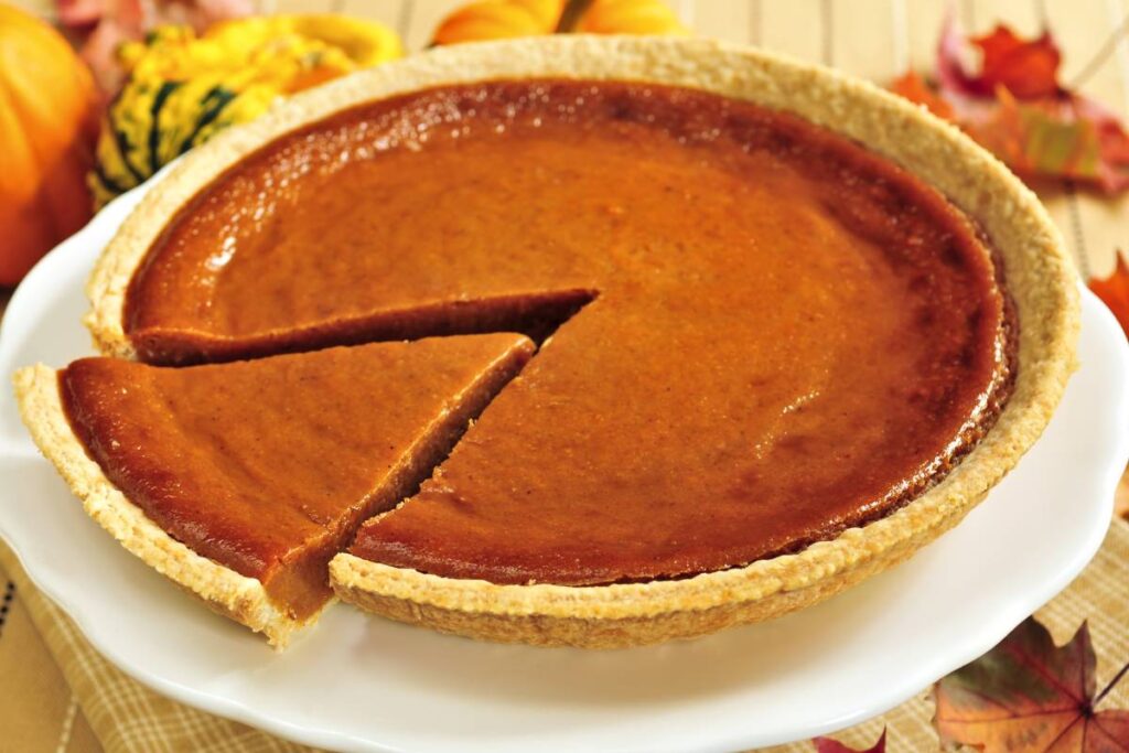 thanksgiving pumpkin pie dish