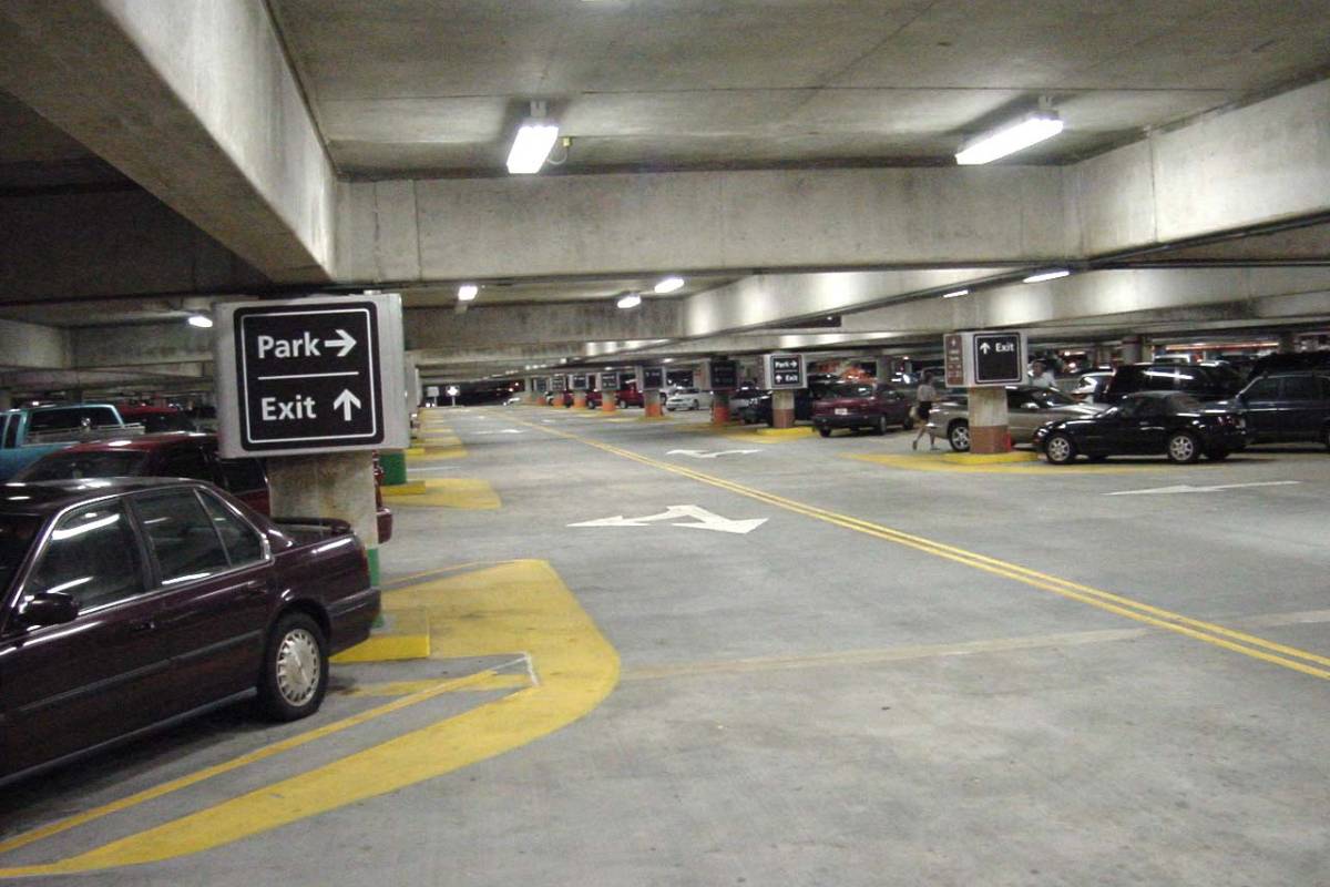 airport parking tips