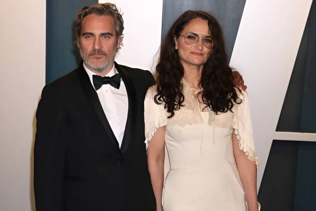 jodean bottom - actor joaquin phoenix half-sister